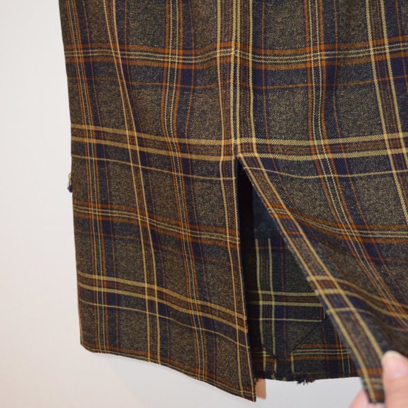 MRS Uniform Plaid Green Skirt Front Accent M (W16 x H19 x L23.5) - Picture 5 of 7